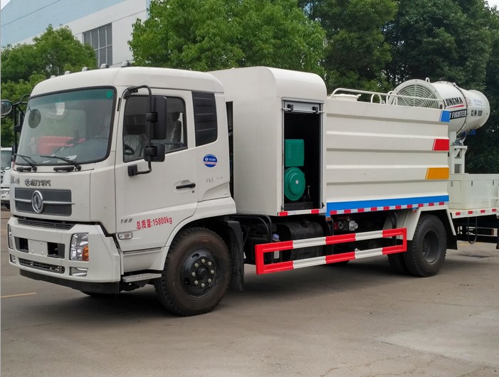 國五10方東風(fēng)農(nóng)藥噴灑車