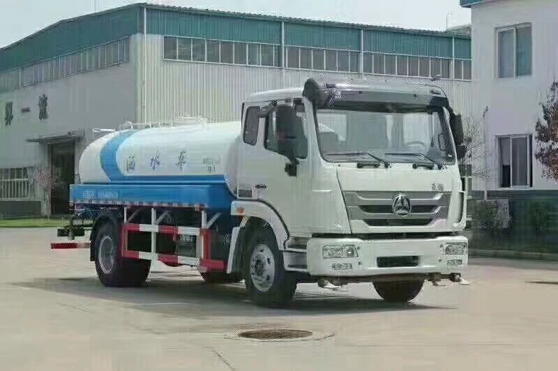 10噸灑水車報(bào)價(jià)多少錢一輛_國五重汽豪瀚10噸綠化灑水車廠家價(jià)格