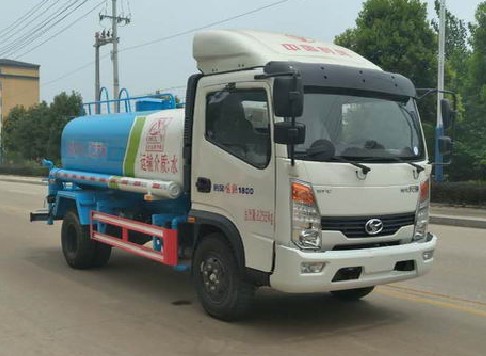五方灑水車多重_時風(fēng)風(fēng)馳5方綠化灑水車廠家價格