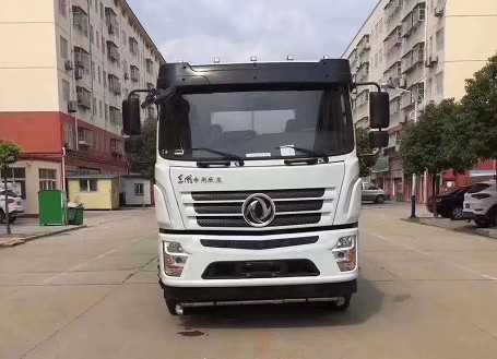 20方灑水車報價表_國六20方東風(fēng)專底D3S后雙橋綠化灑水車