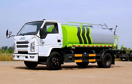 5噸灑水車(chē)尺寸_國(guó)六江鈴新順達(dá)5方綠化灑水車(chē)廠家價(jià)格