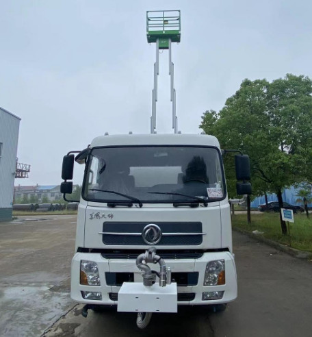 東風(fēng)天錦10方灑水車(chē)帶鋁合金升降平臺(tái) 東風(fēng)天錦10方灑水車(chē)帶鋁合金升降平臺(tái)